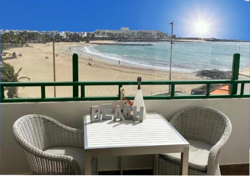 Beach House Costa Teguise Bagian luar foto